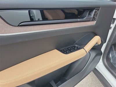 2025 Porsche Cayenne E-Hybrid Base