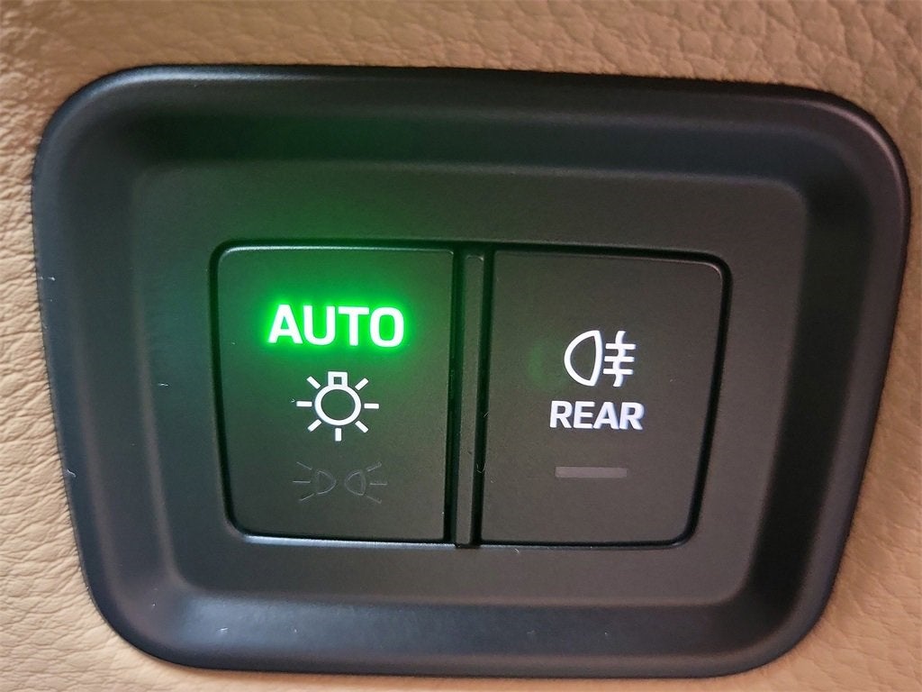 2025 Porsche Cayenne E-Hybrid Base