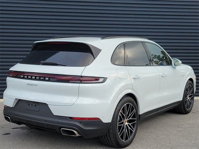 2025 Porsche Cayenne E-Hybrid Base