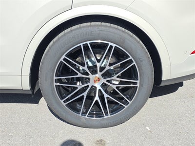 2025 Porsche Cayenne E-Hybrid Base