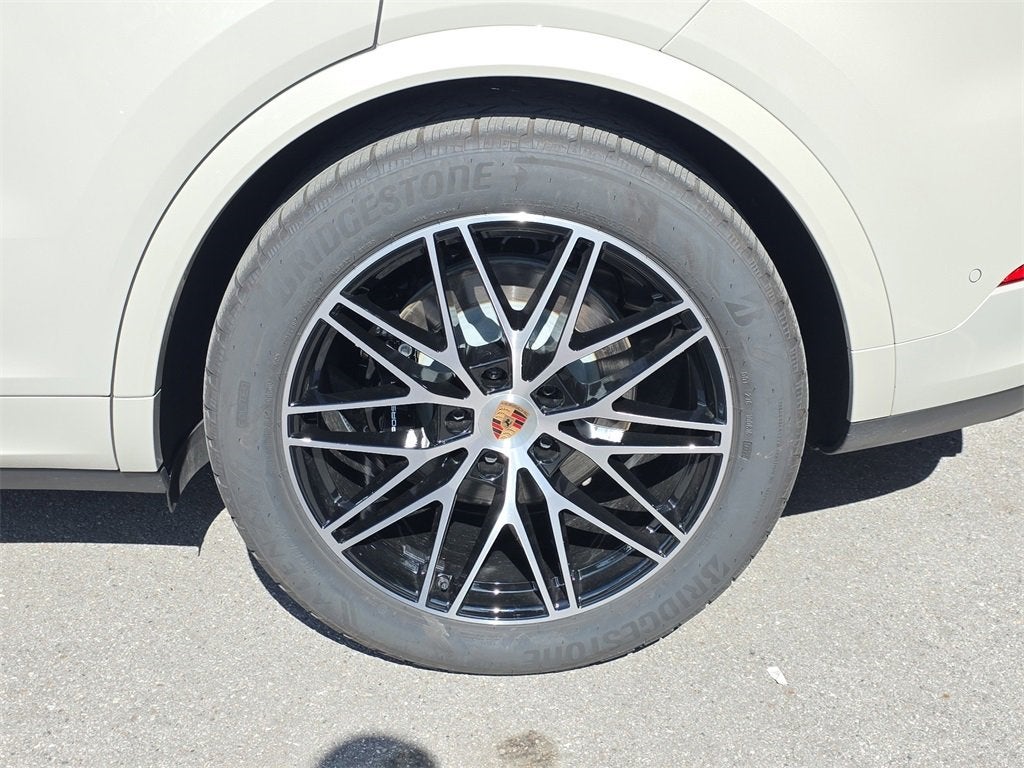 2025 Porsche Cayenne E-Hybrid Base