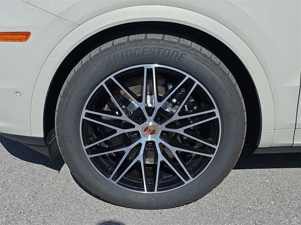 2025 Porsche Cayenne E-Hybrid Base