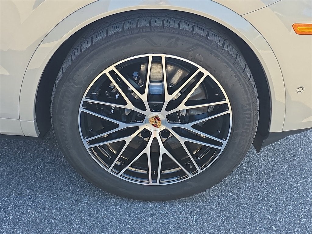 2025 Porsche Cayenne E-Hybrid Base