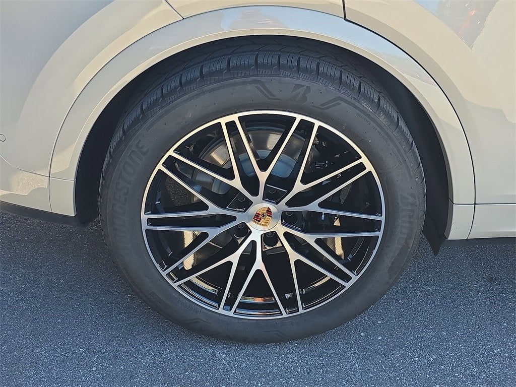 2025 Porsche Cayenne E-Hybrid Base