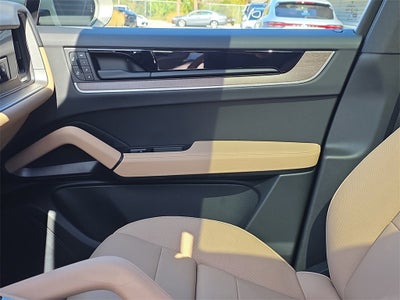 2025 Porsche Cayenne E-Hybrid Base