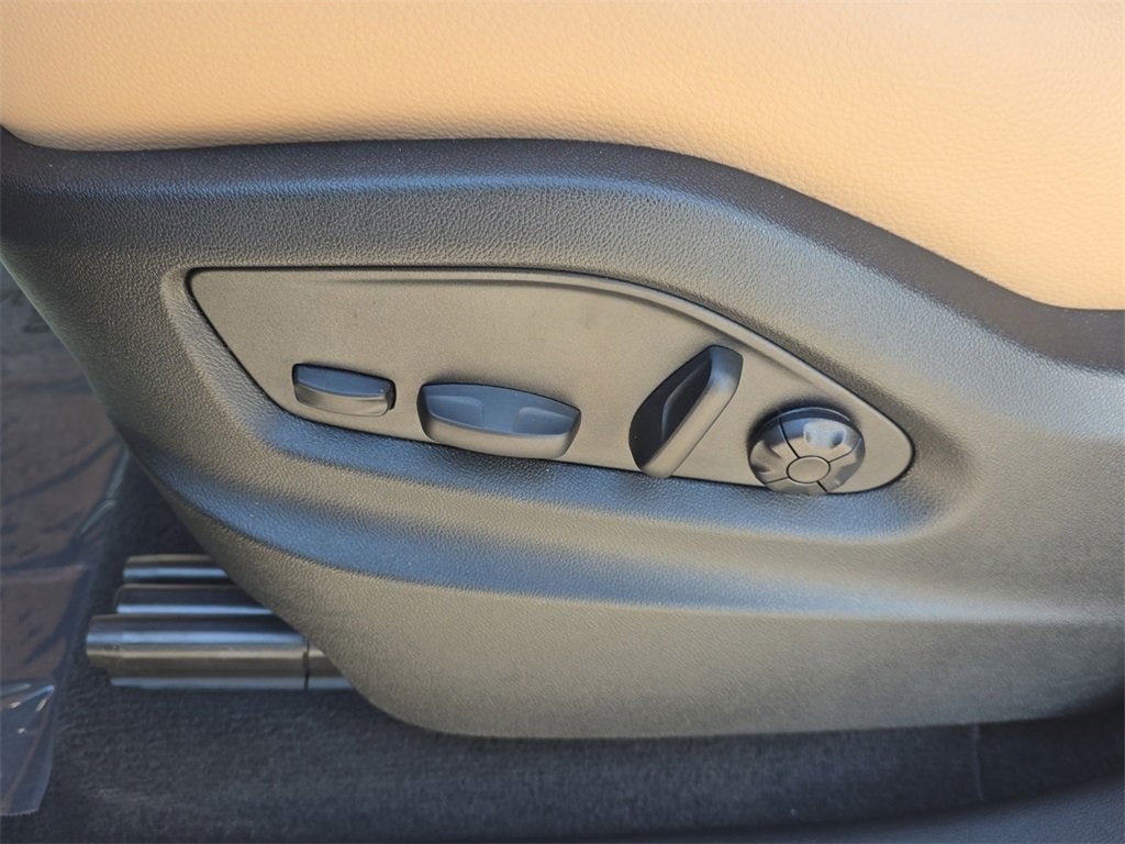 2025 Porsche Cayenne E-Hybrid Base