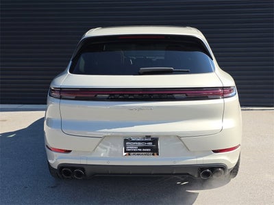 2025 Porsche Cayenne E-Hybrid Base