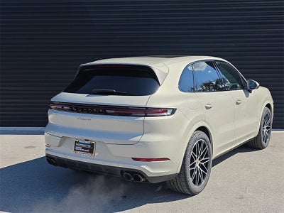2025 Porsche Cayenne E-Hybrid Base