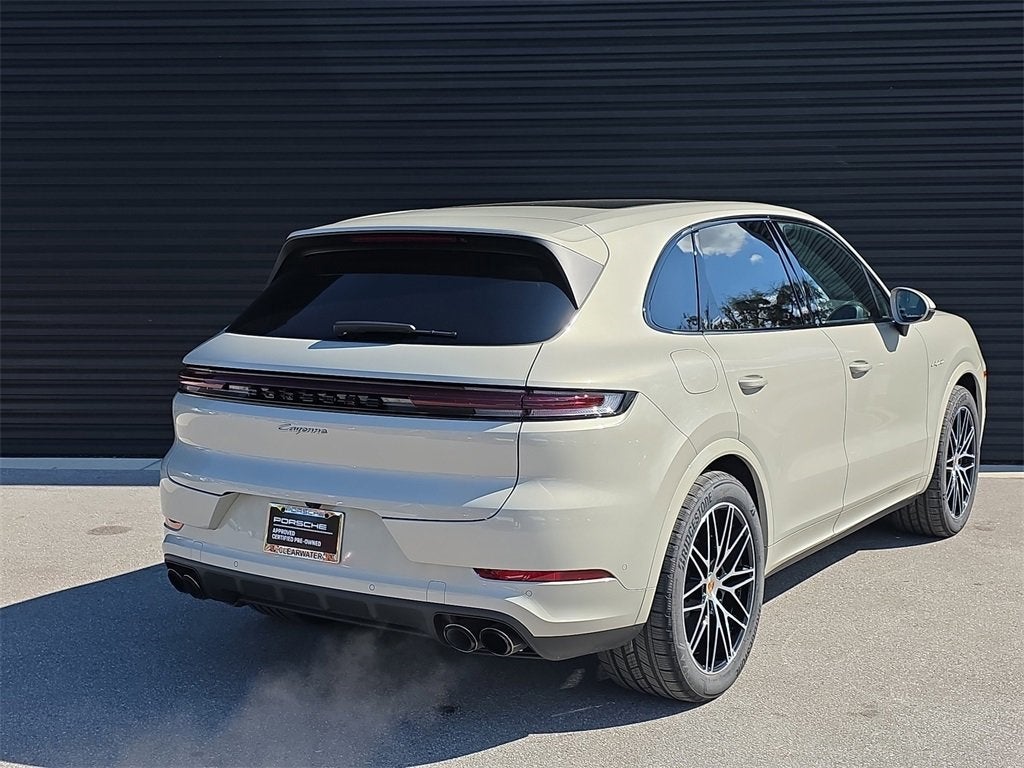 2025 Porsche Cayenne E-Hybrid Base