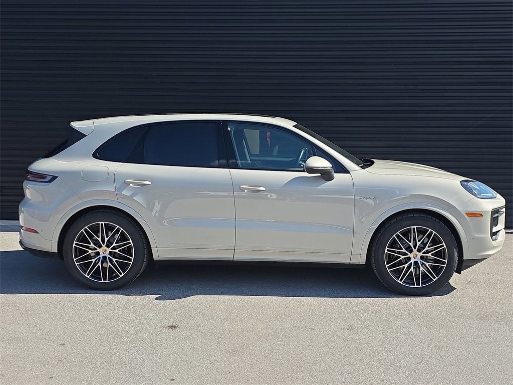 2025 Porsche Cayenne E-Hybrid Base