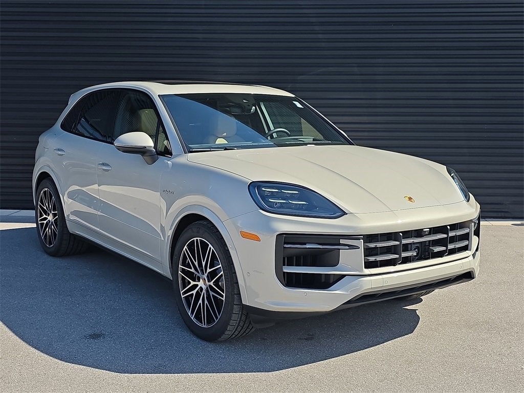 2025 Porsche Cayenne E-Hybrid Base