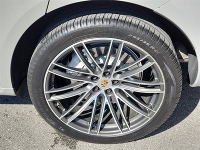 2021 Porsche Macan Turbo