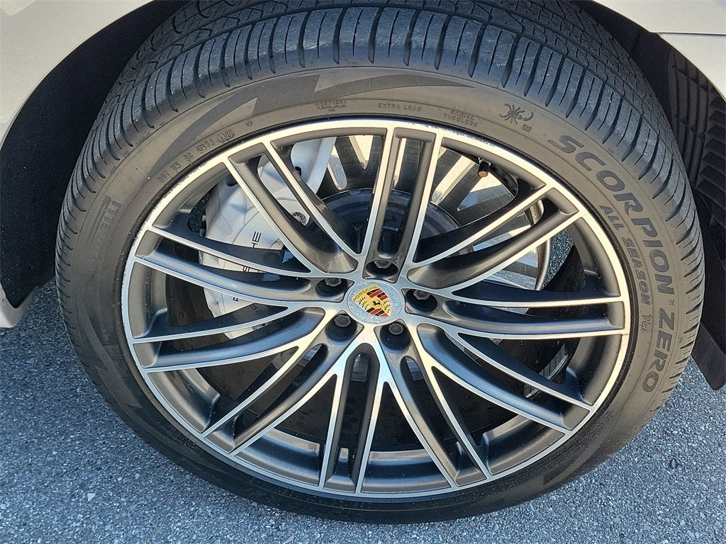 2021 Porsche Macan Turbo