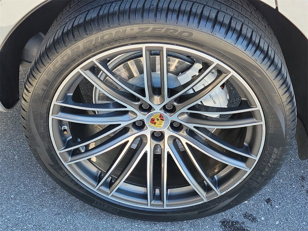 2021 Porsche Macan Turbo