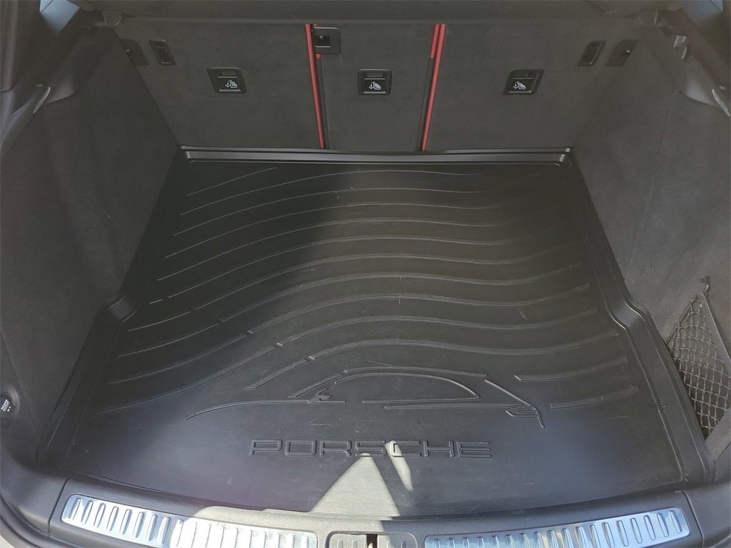 2021 Porsche Macan Turbo