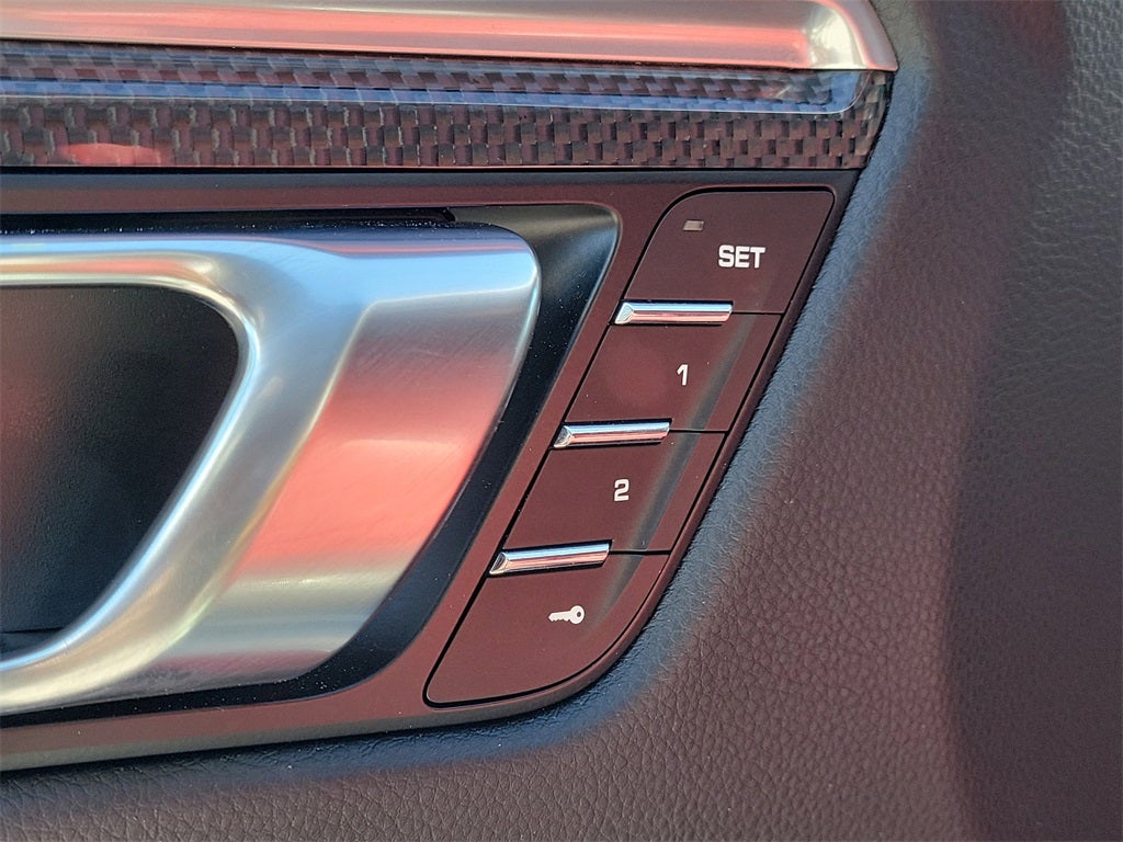 2021 Porsche Macan Turbo