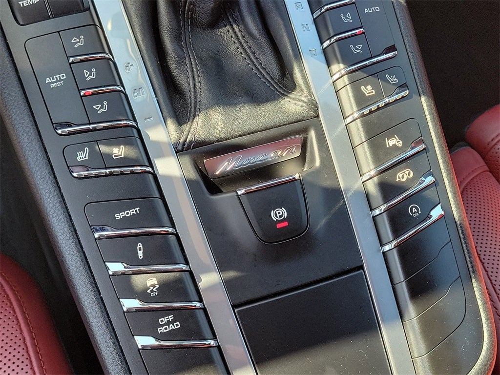 2021 Porsche Macan Turbo