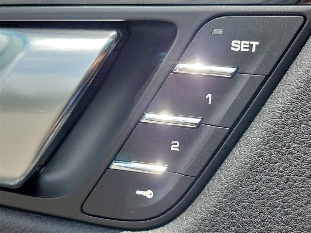 2025 Porsche Macan S