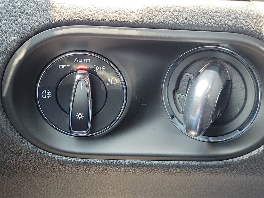 2025 Porsche Macan S