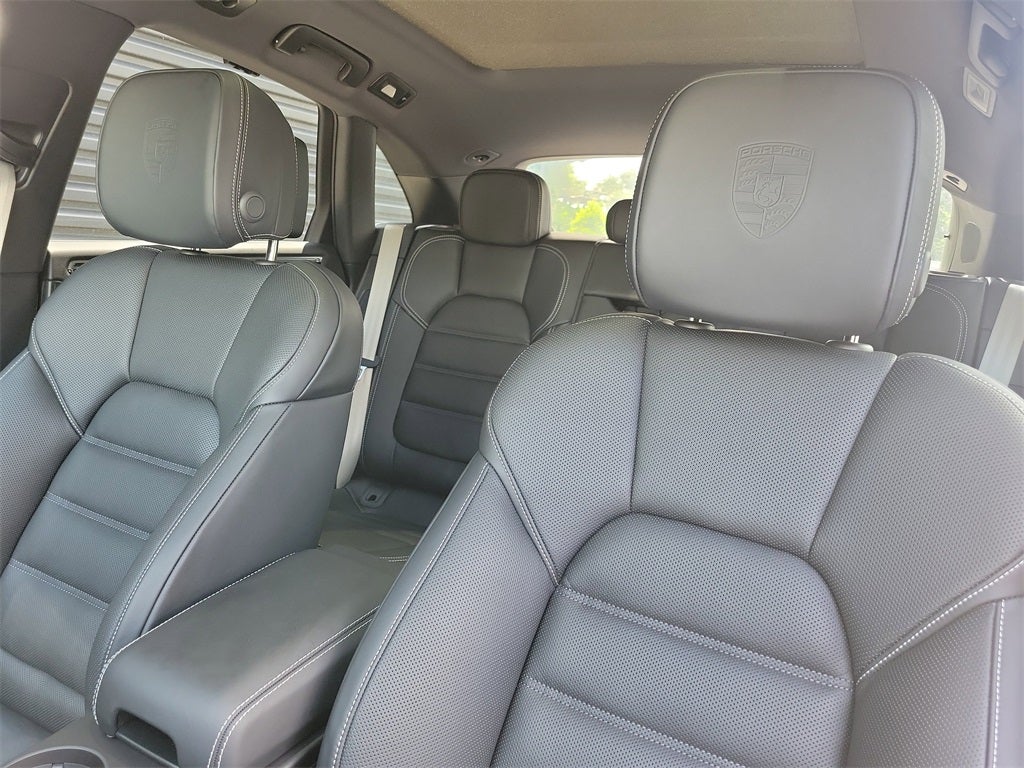 2025 Porsche Macan S