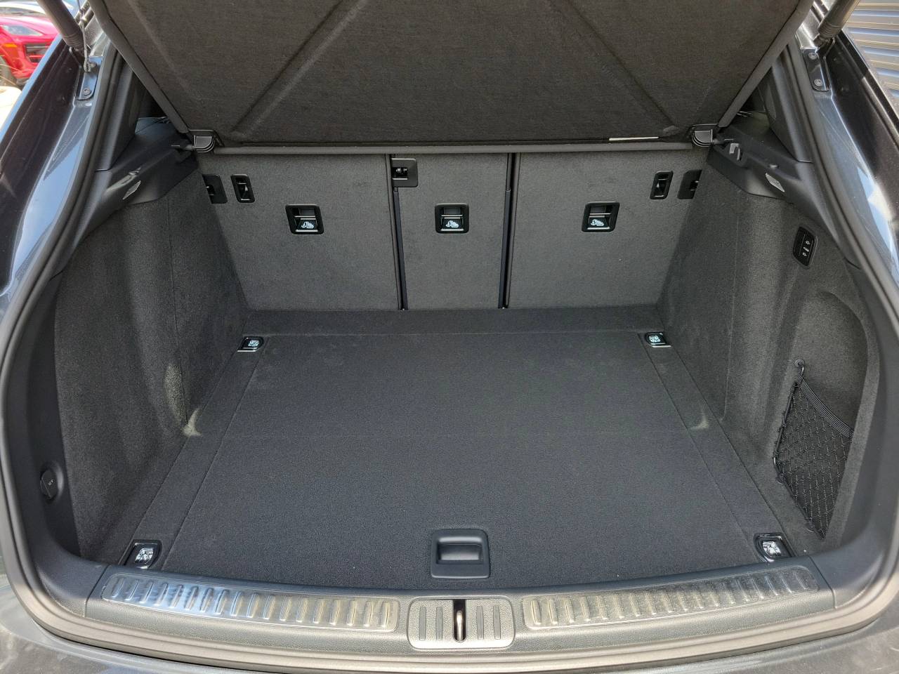 2025 Porsche Macan S