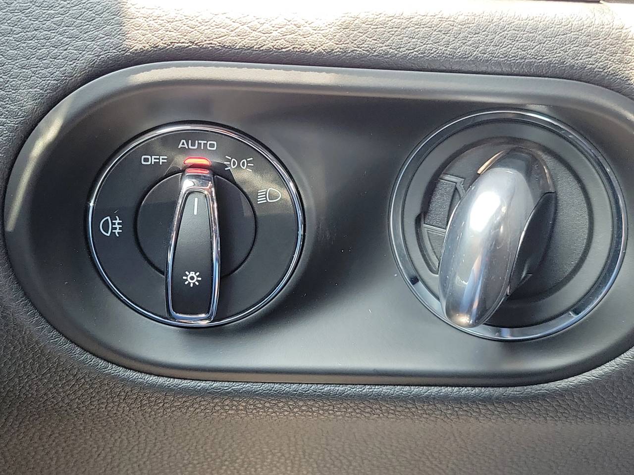 2025 Porsche Macan S