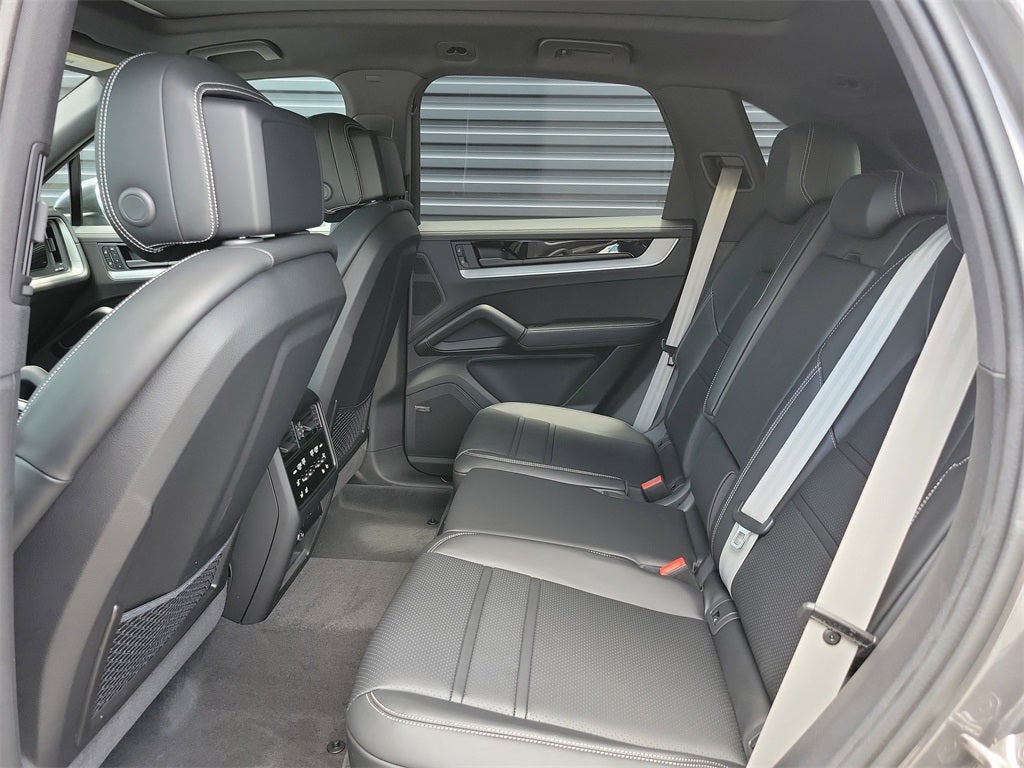 2025 Porsche Cayenne S