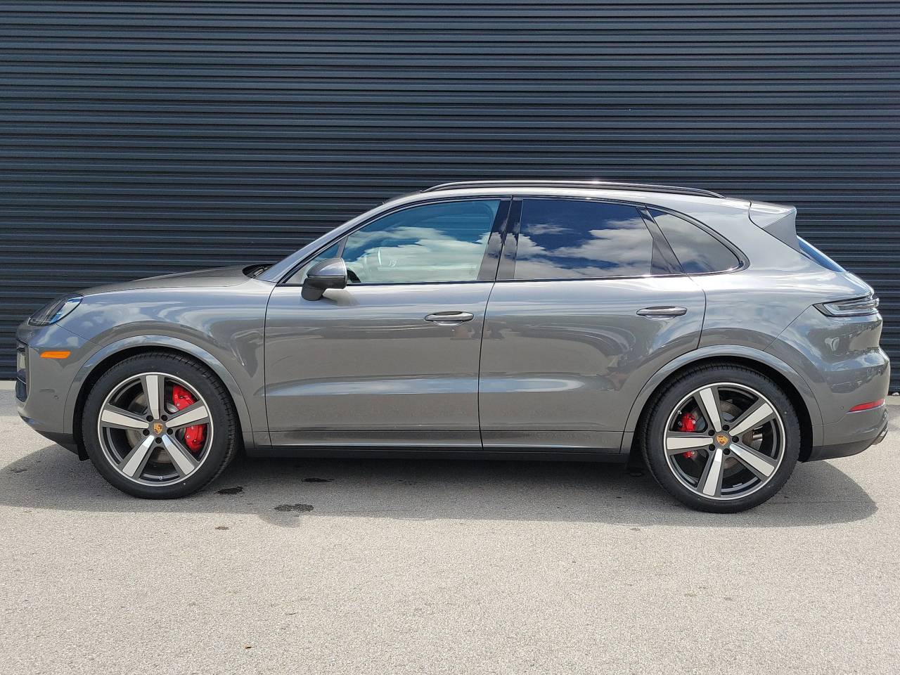 2025 Porsche Cayenne S