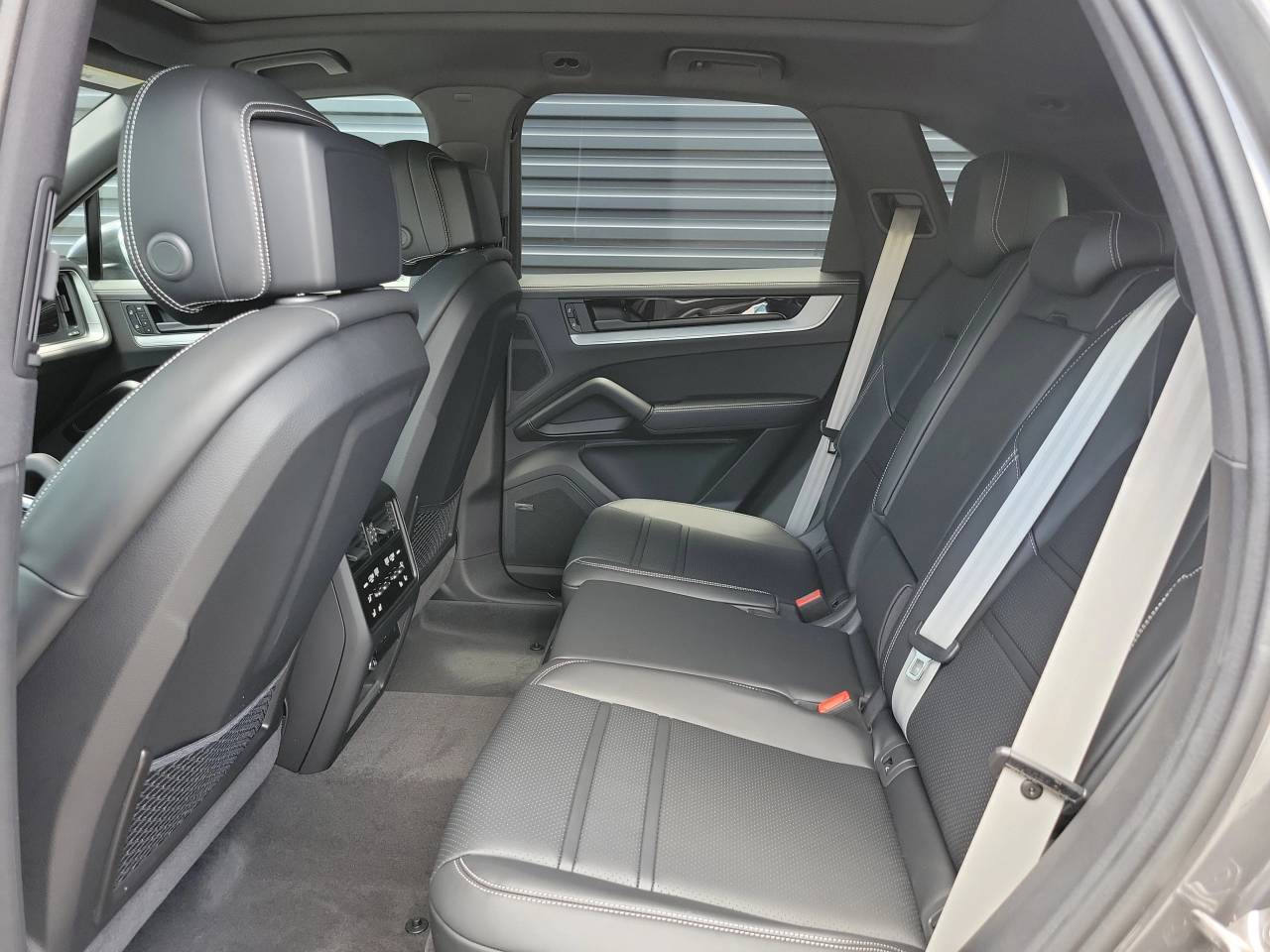 2025 Porsche Cayenne S