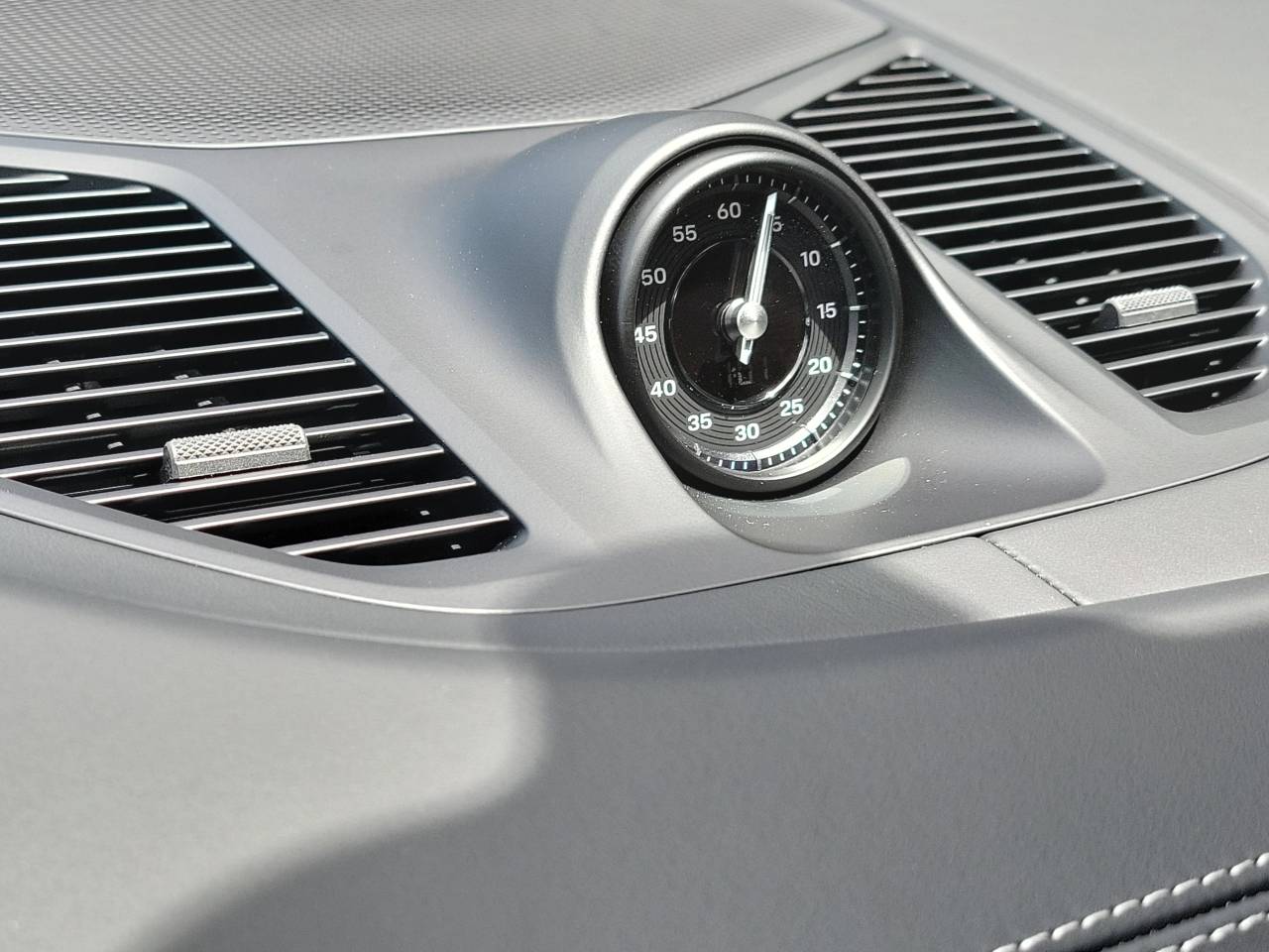 2025 Porsche Cayenne S