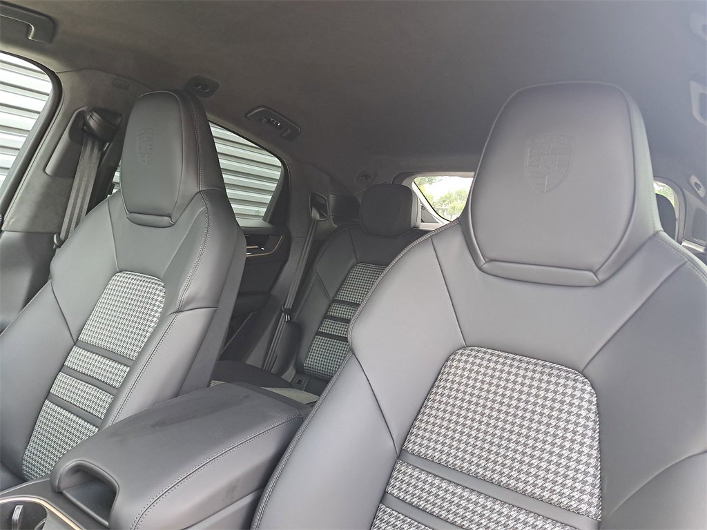 2025 Porsche Cayenne Coupe Base