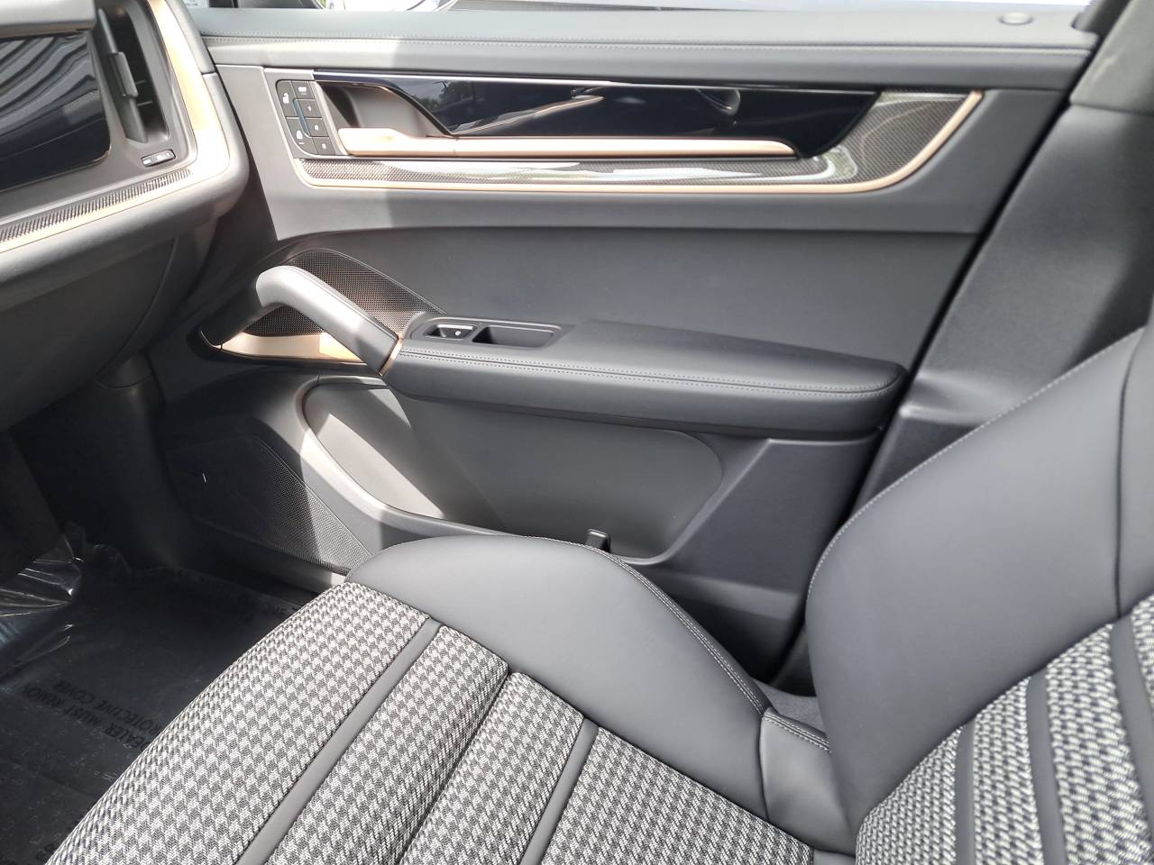 2025 Porsche Cayenne Coupe Base