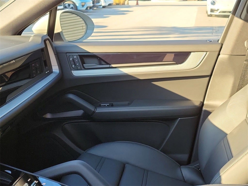 2025 Porsche Cayenne Coupe Base