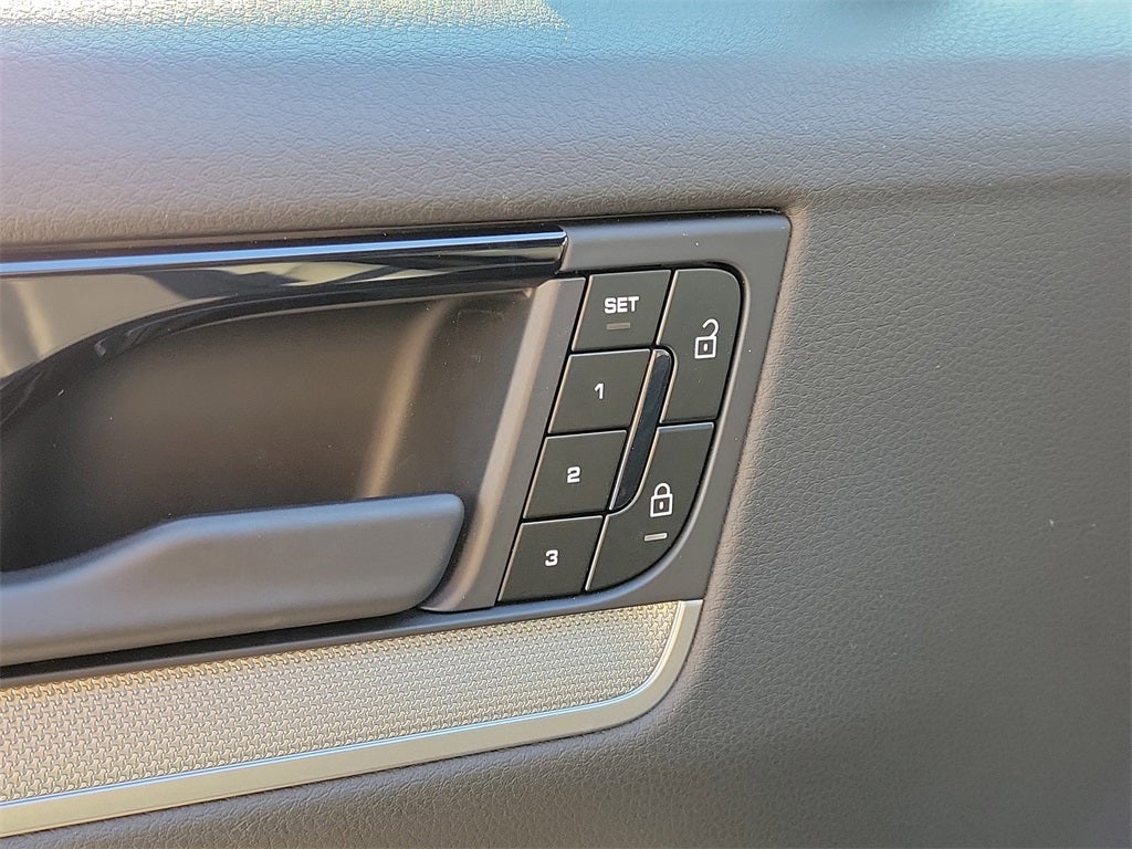 2025 Porsche Cayenne Coupe Base