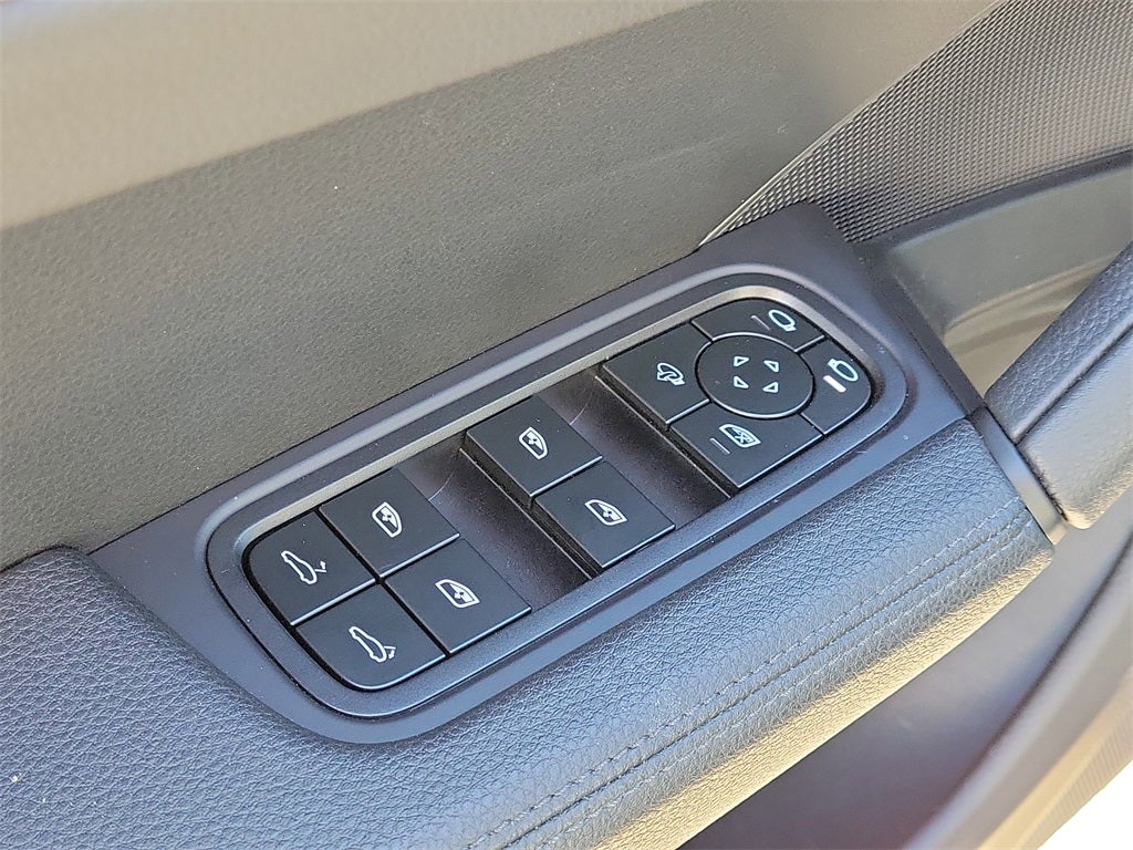 2025 Porsche Cayenne Coupe Base