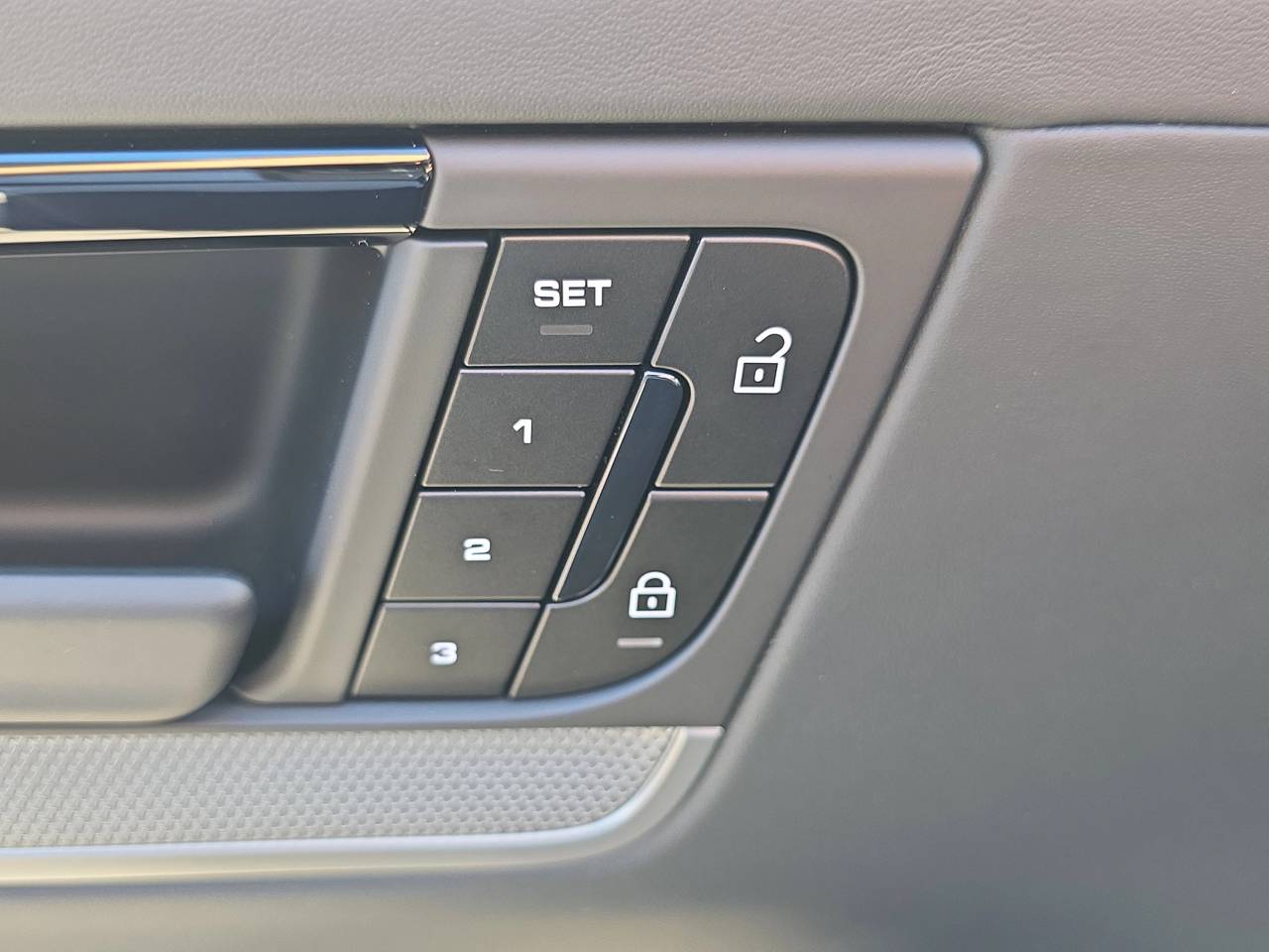 2026 Porsche Cayenne Coupe Base