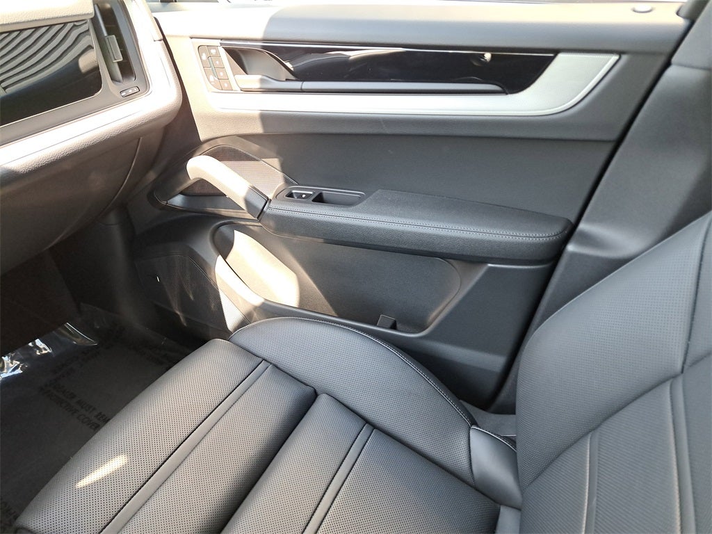 2025 Porsche Cayenne Coupe Base