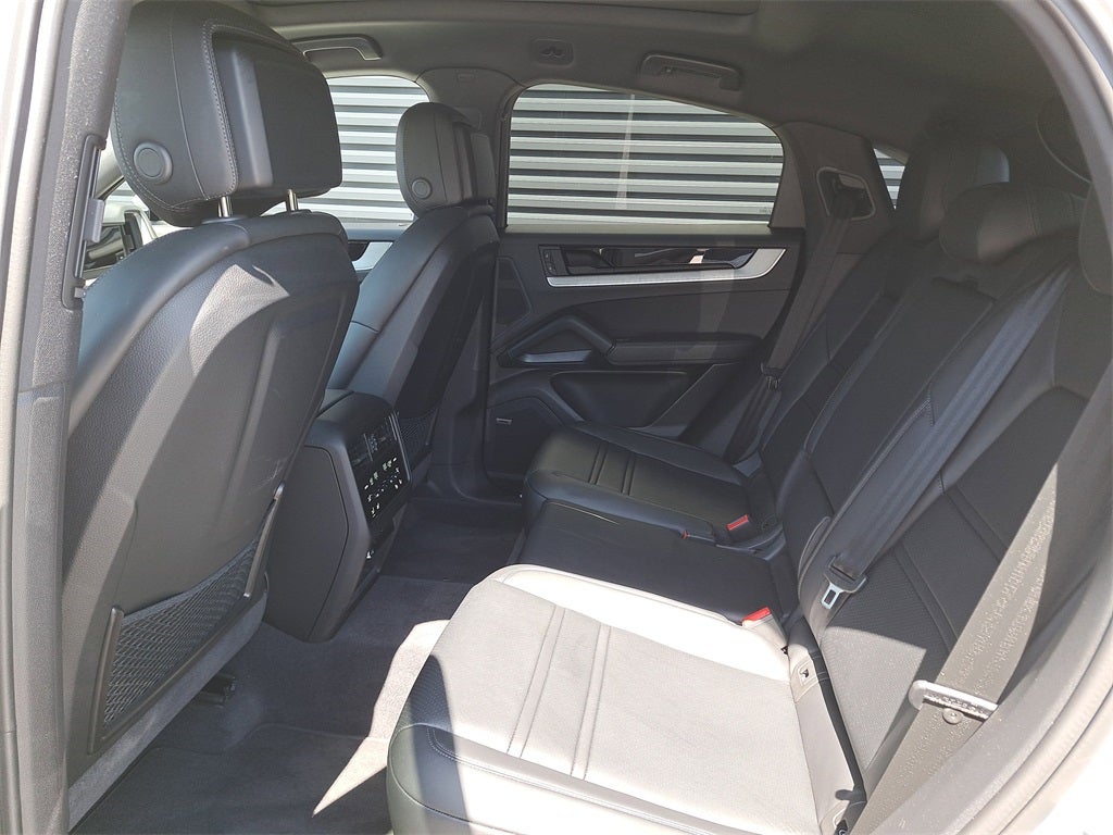 2025 Porsche Cayenne Coupe Base