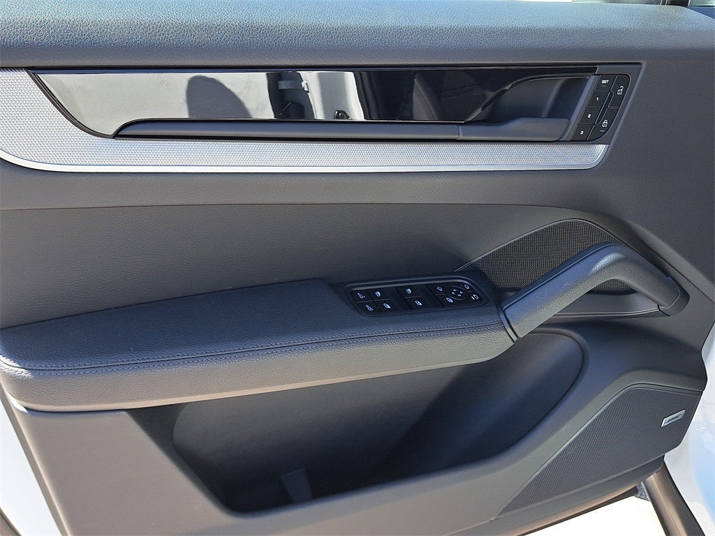 2025 Porsche Cayenne Coupe Base