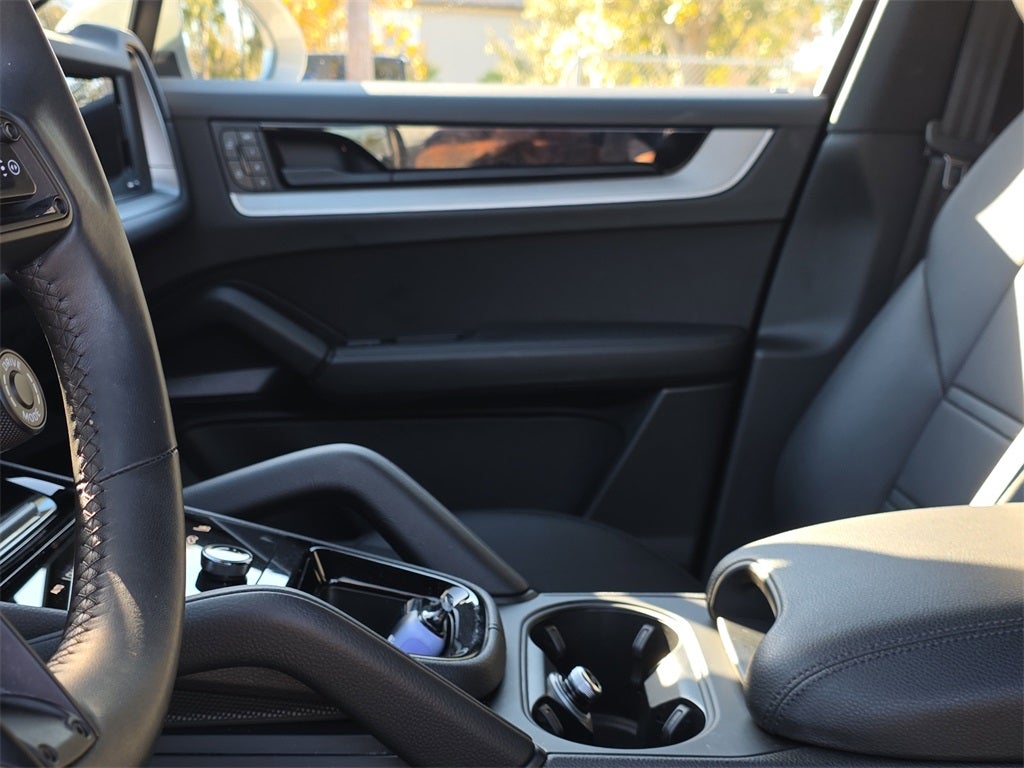 2025 Porsche Cayenne Coupe Base