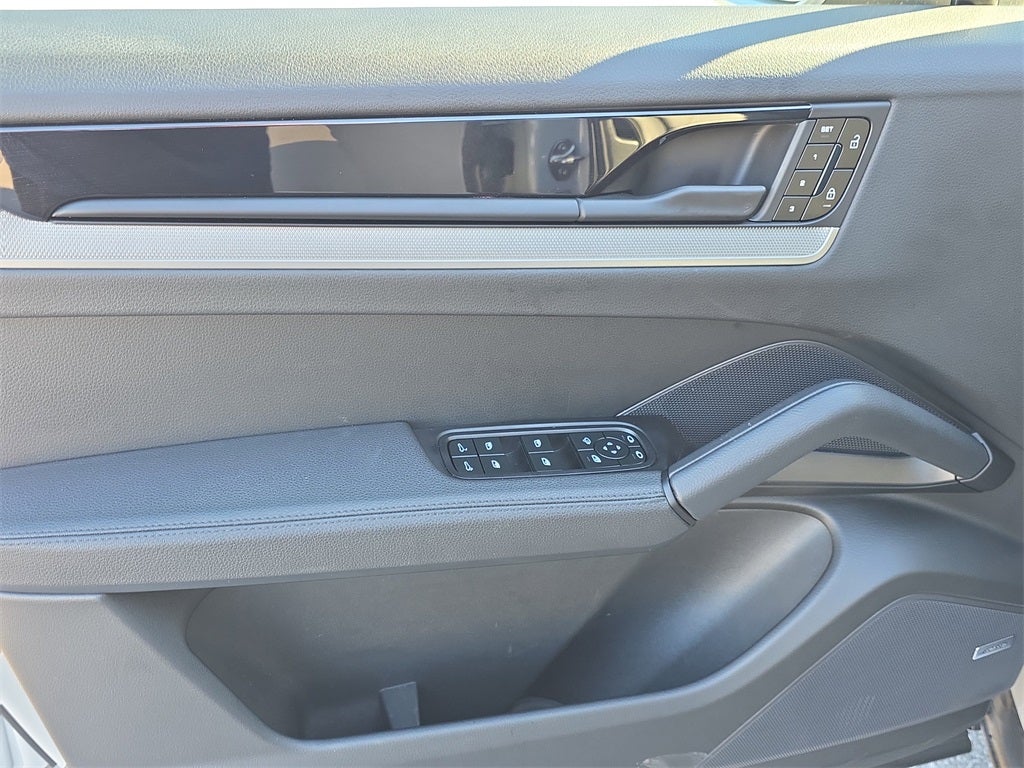 2025 Porsche Cayenne Coupe Base