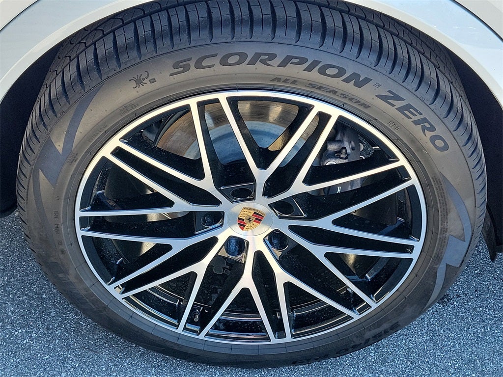 2025 Porsche Cayenne Coupe Base