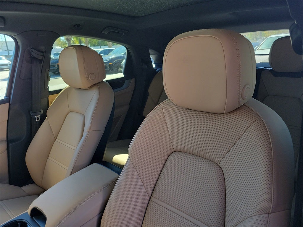 2025 Porsche Cayenne Coupe Base