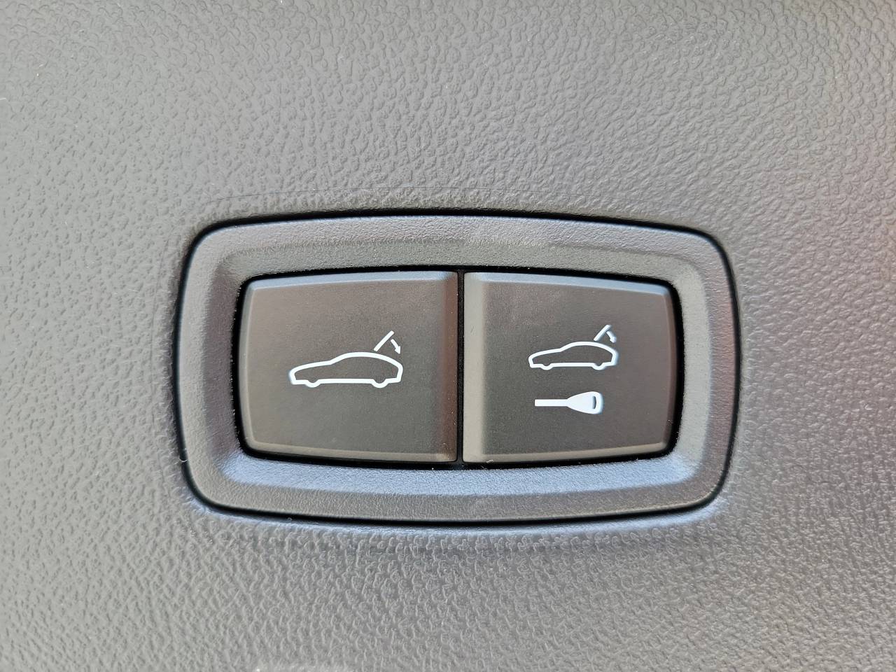 2026 Porsche Cayenne Coupe Base