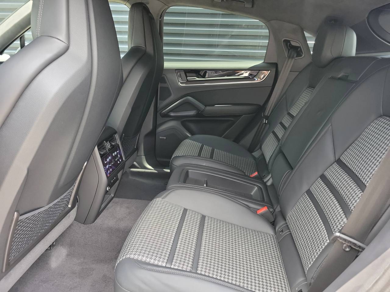 2026 Porsche Cayenne Coupe Base