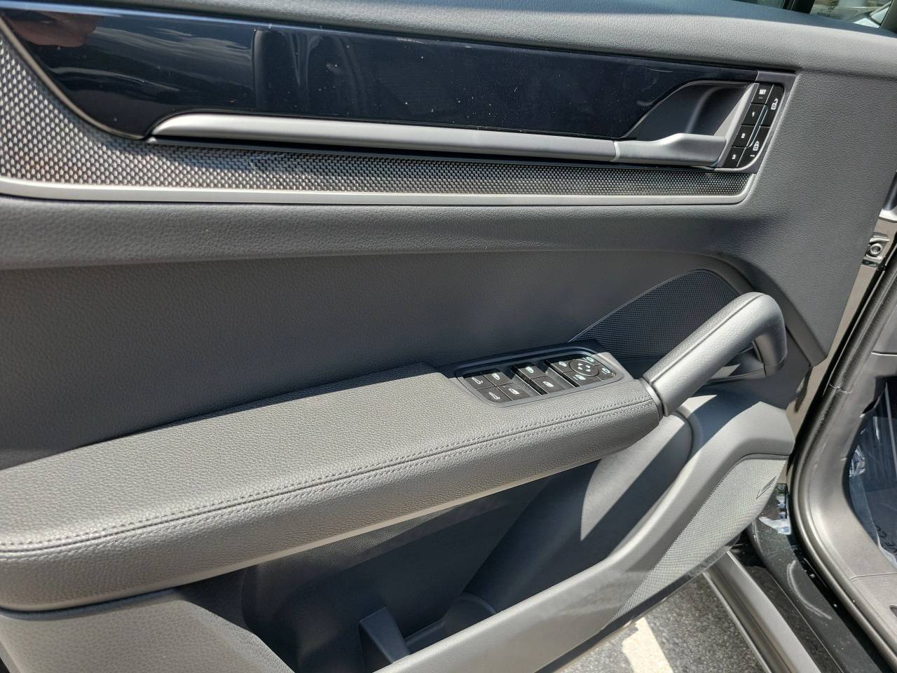 2026 Porsche Cayenne Coupe Base