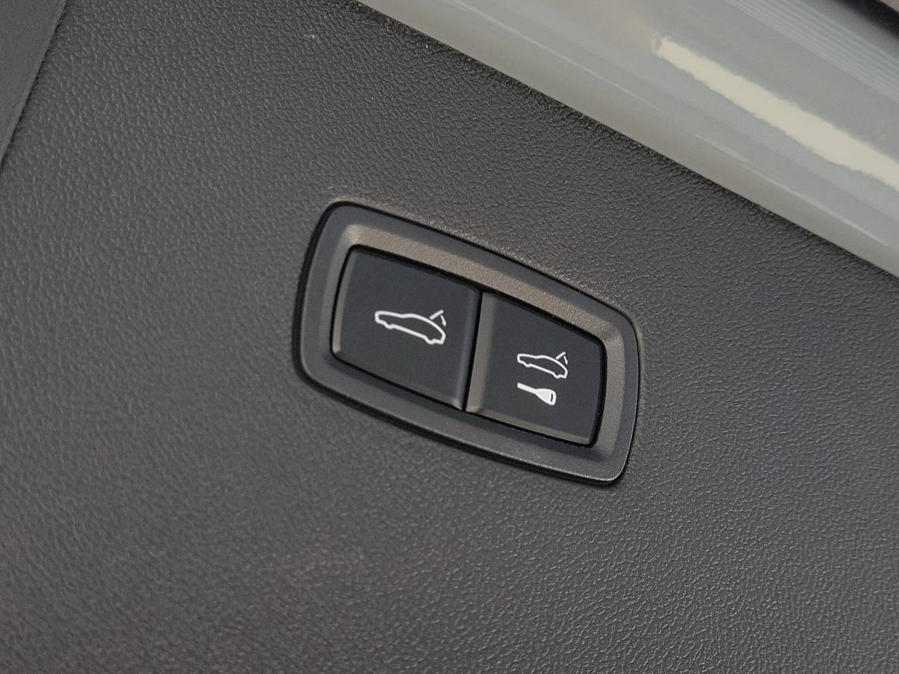 2026 Porsche Cayenne Coupe Base