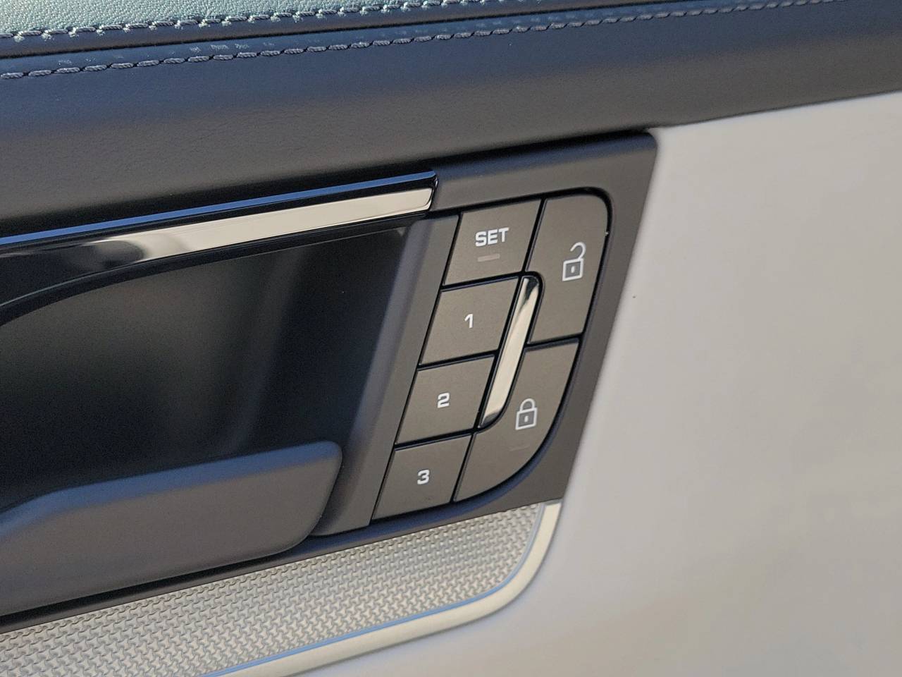 2026 Porsche Cayenne Coupe Base