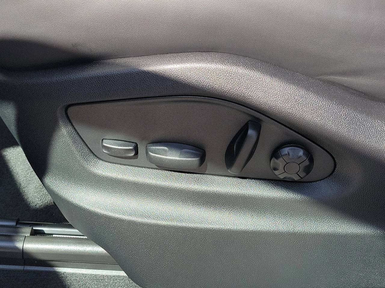 2026 Porsche Cayenne Coupe Base