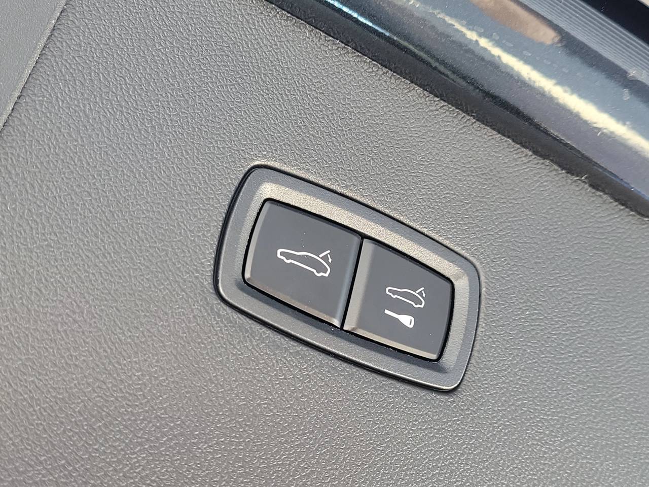 2026 Porsche Cayenne Coupe Base